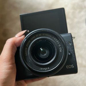 Canon eos m200